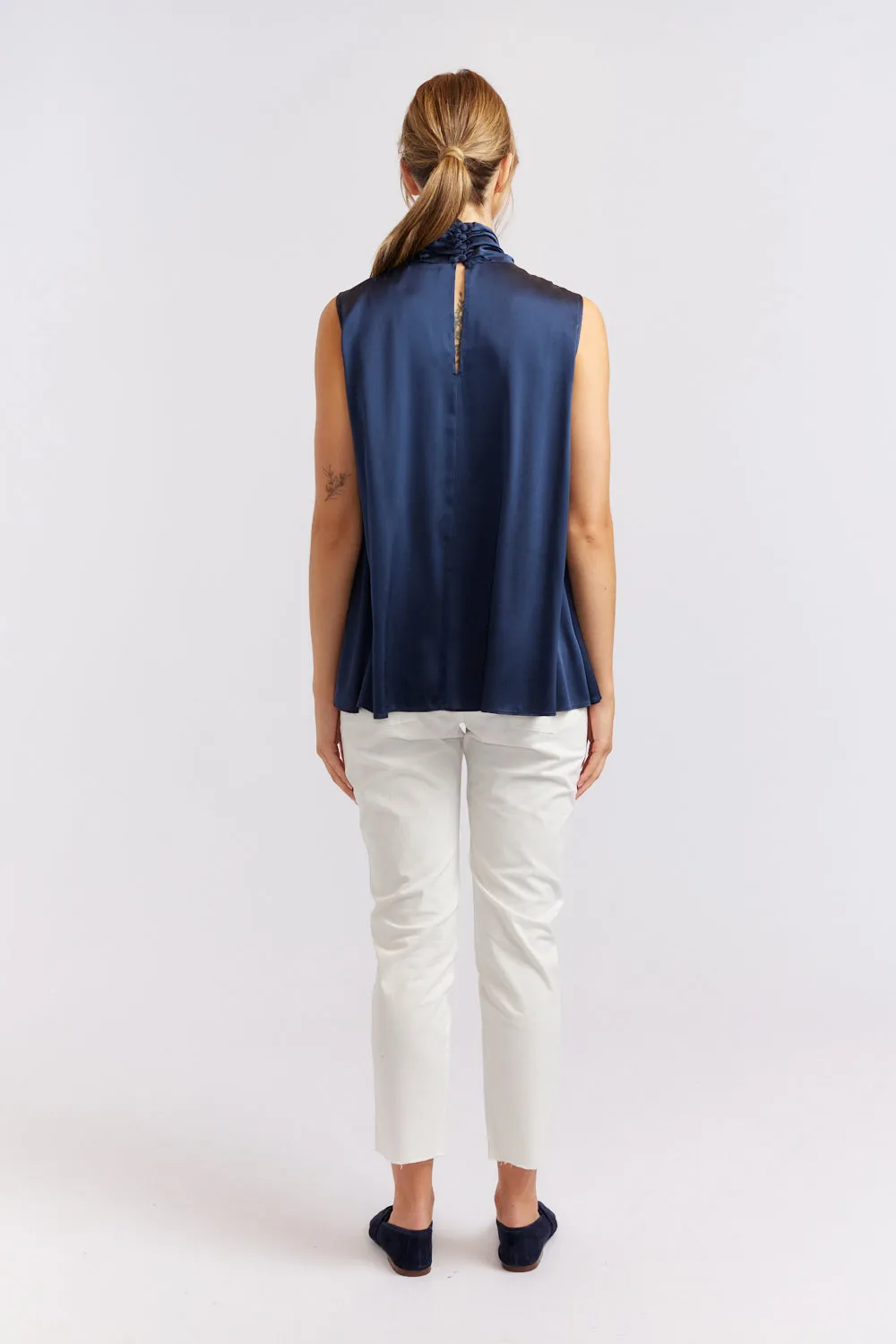 Alessandra | Pussy Bow Sleeveless Top