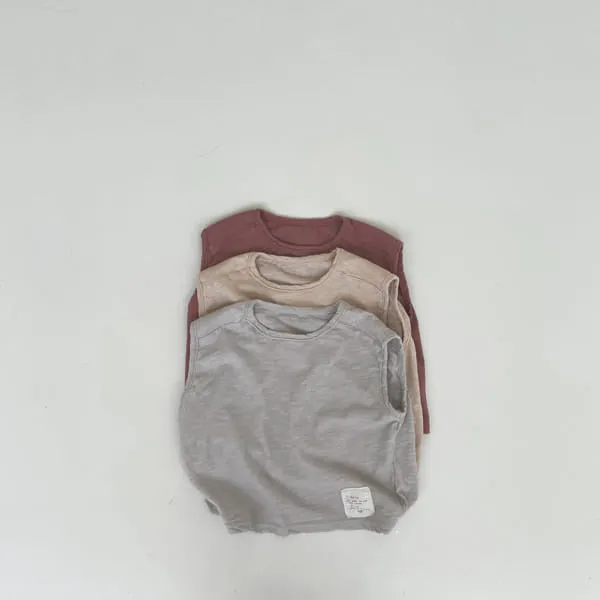 Baby Dagger Tee