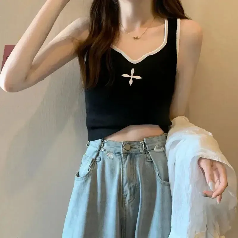 Chic Sleeveless Top with Delicate Emblem for Y2K Fashion