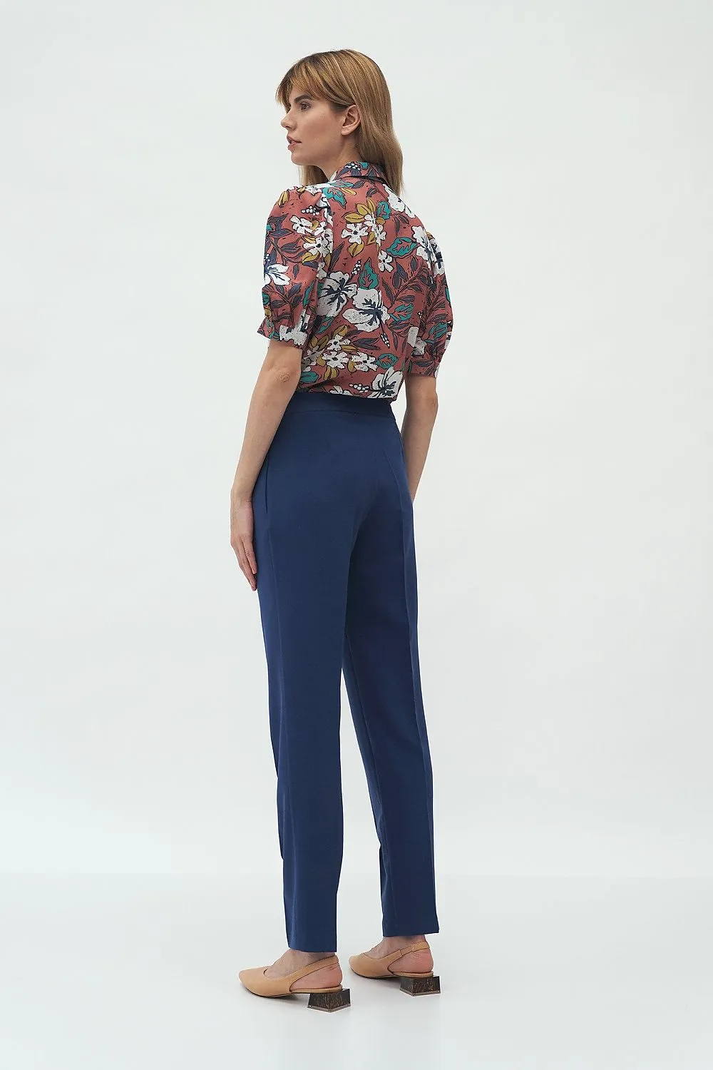 Exposed Waist Wide-Leg Trousers