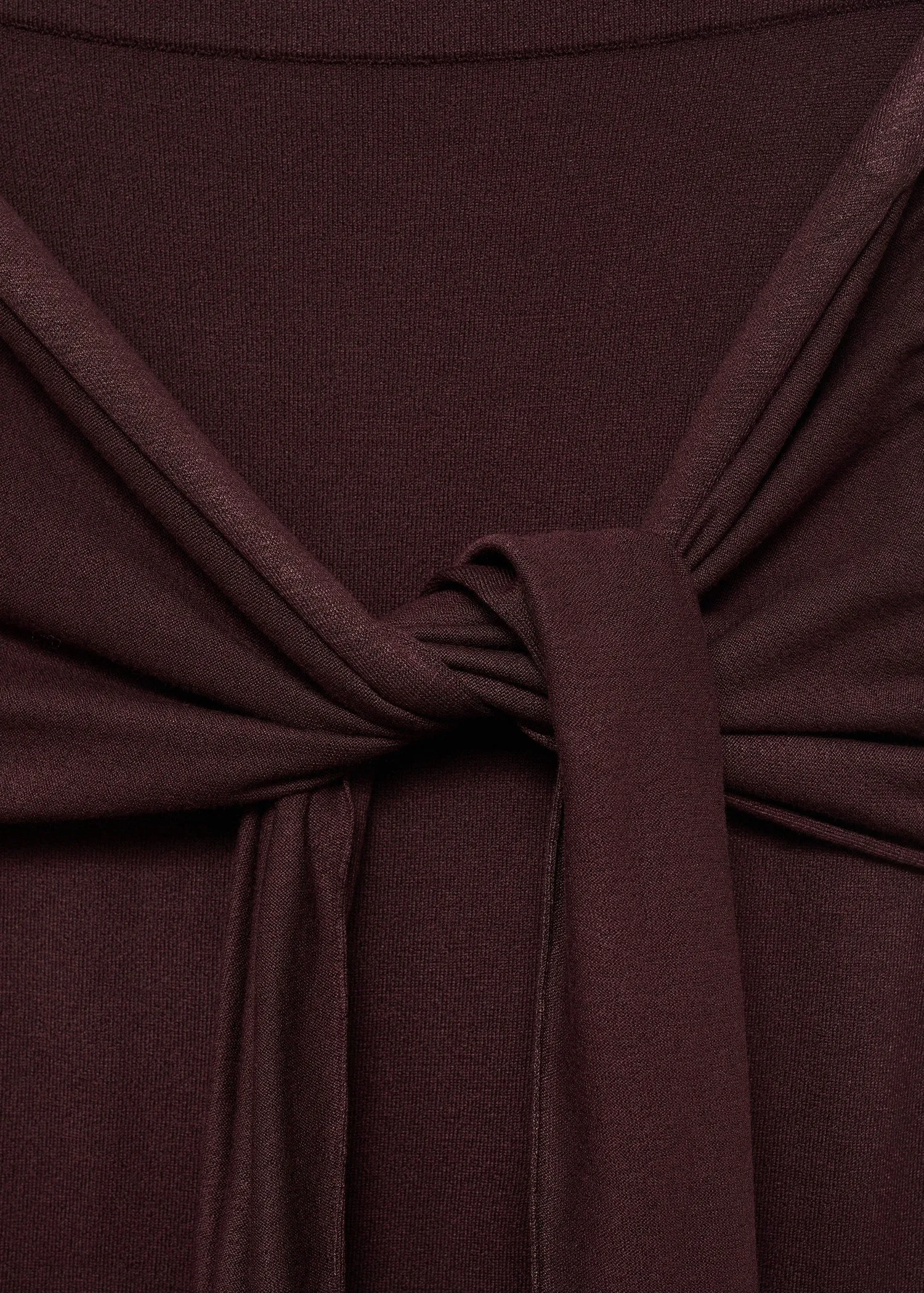 Knit skirt with knot detail