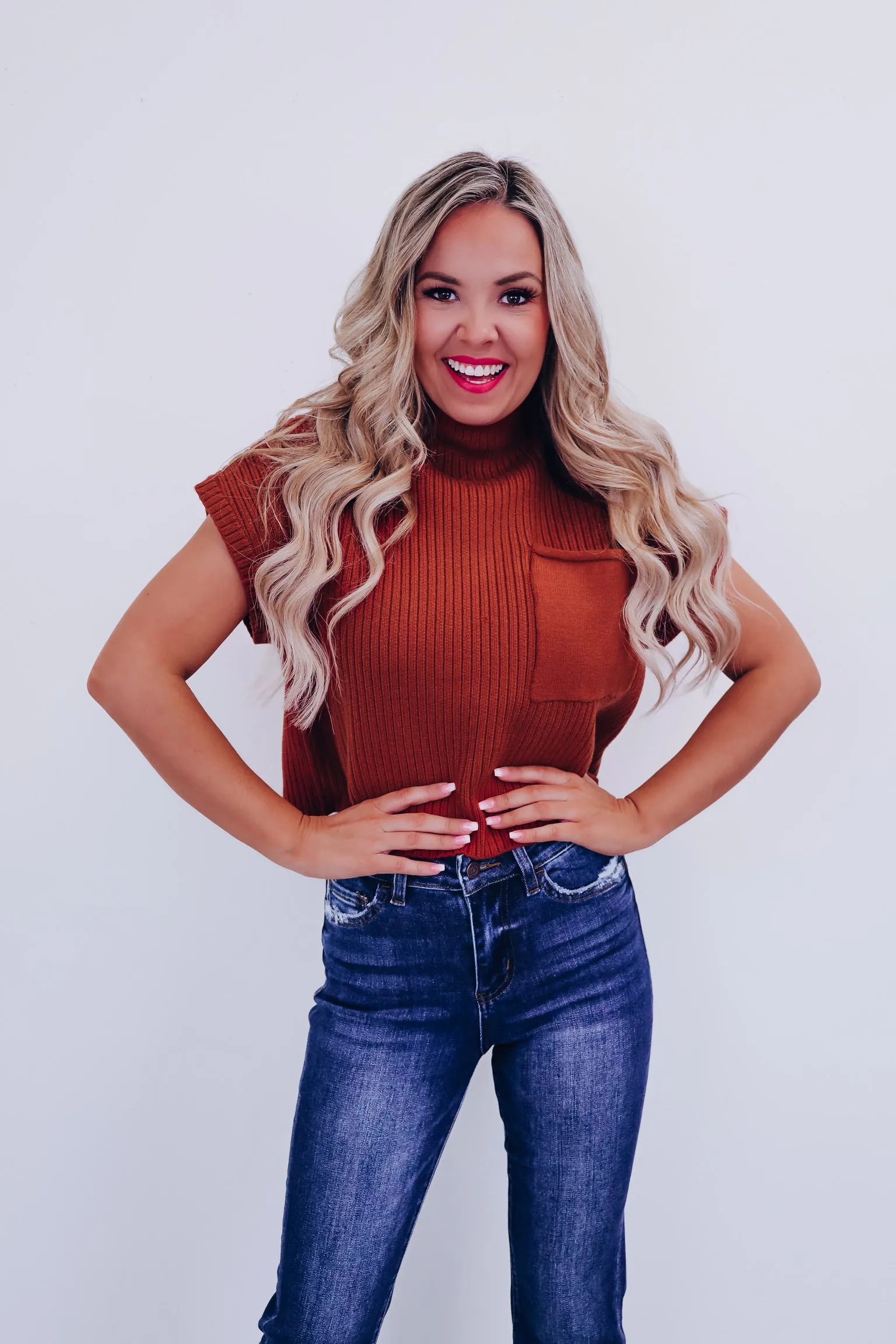 Maysen Mock Neck Cropped Sweater - Rust