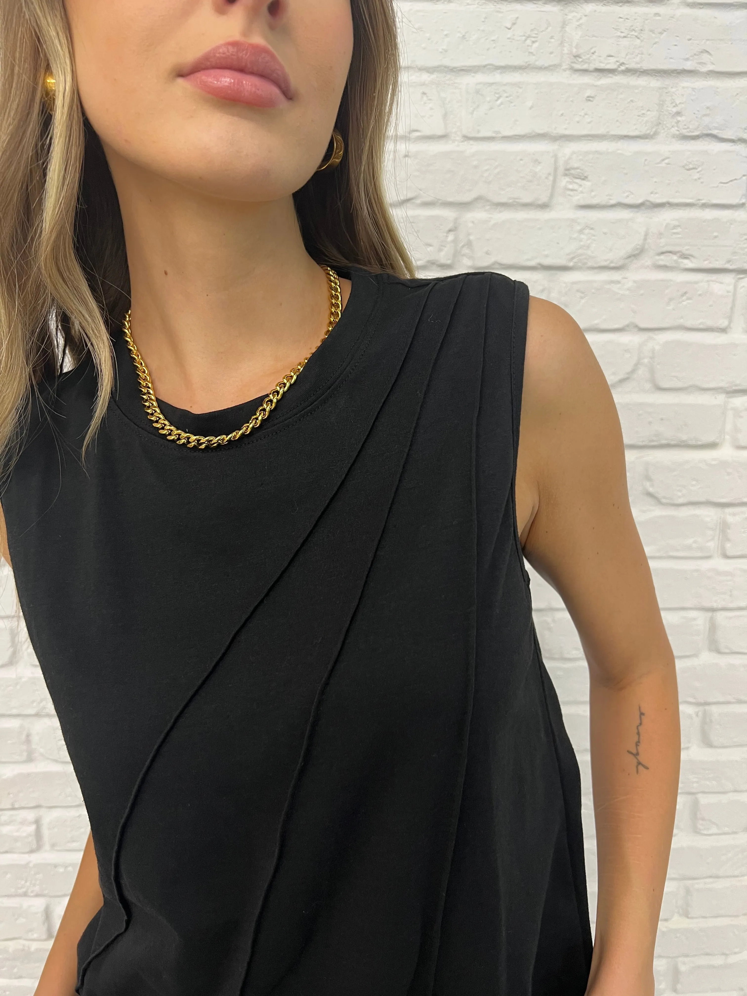 New Normal Pleat Detail Sleeveless Top in Black - 2/10