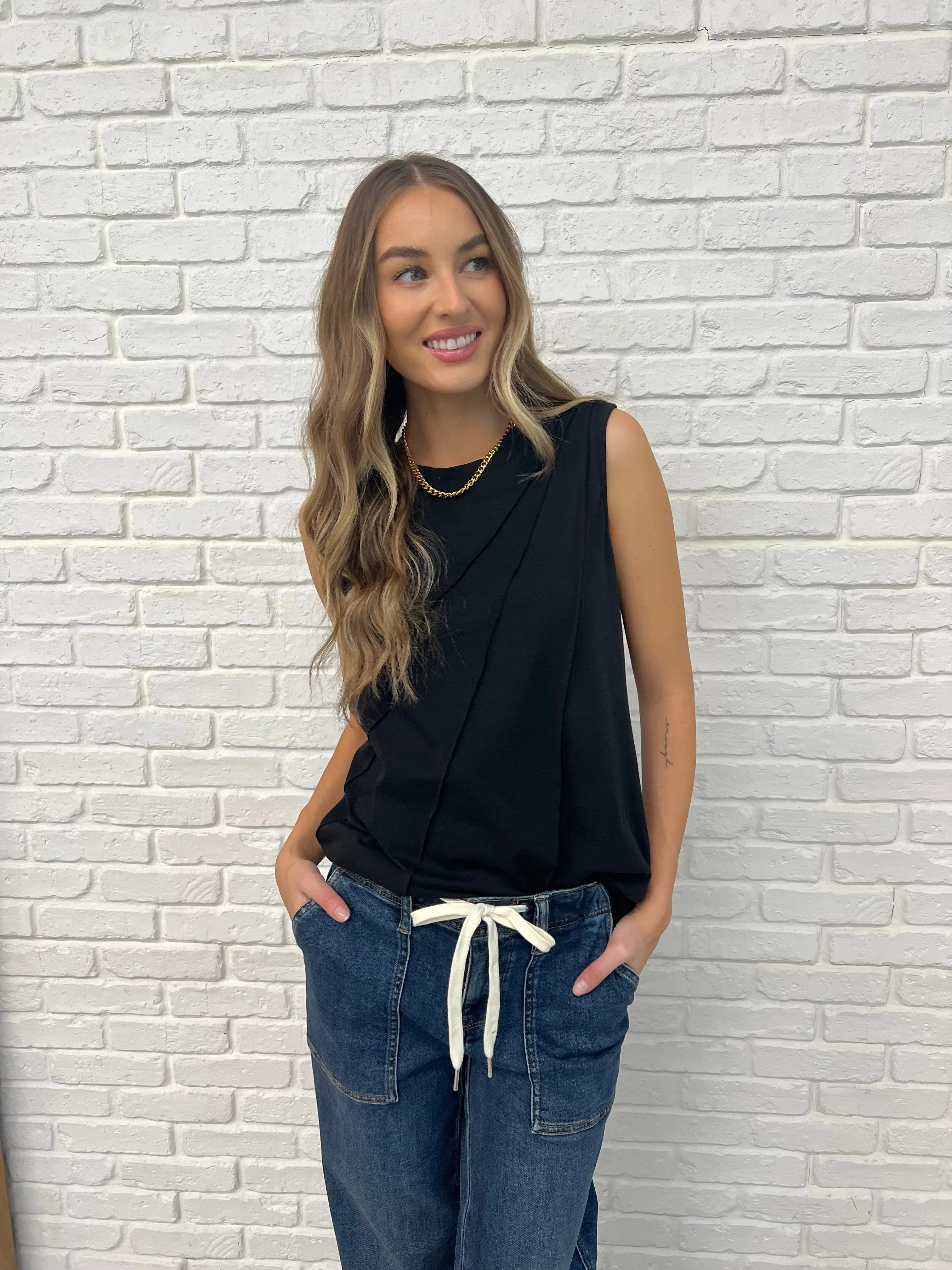New Normal Pleat Detail Sleeveless Top in Black - 2/10