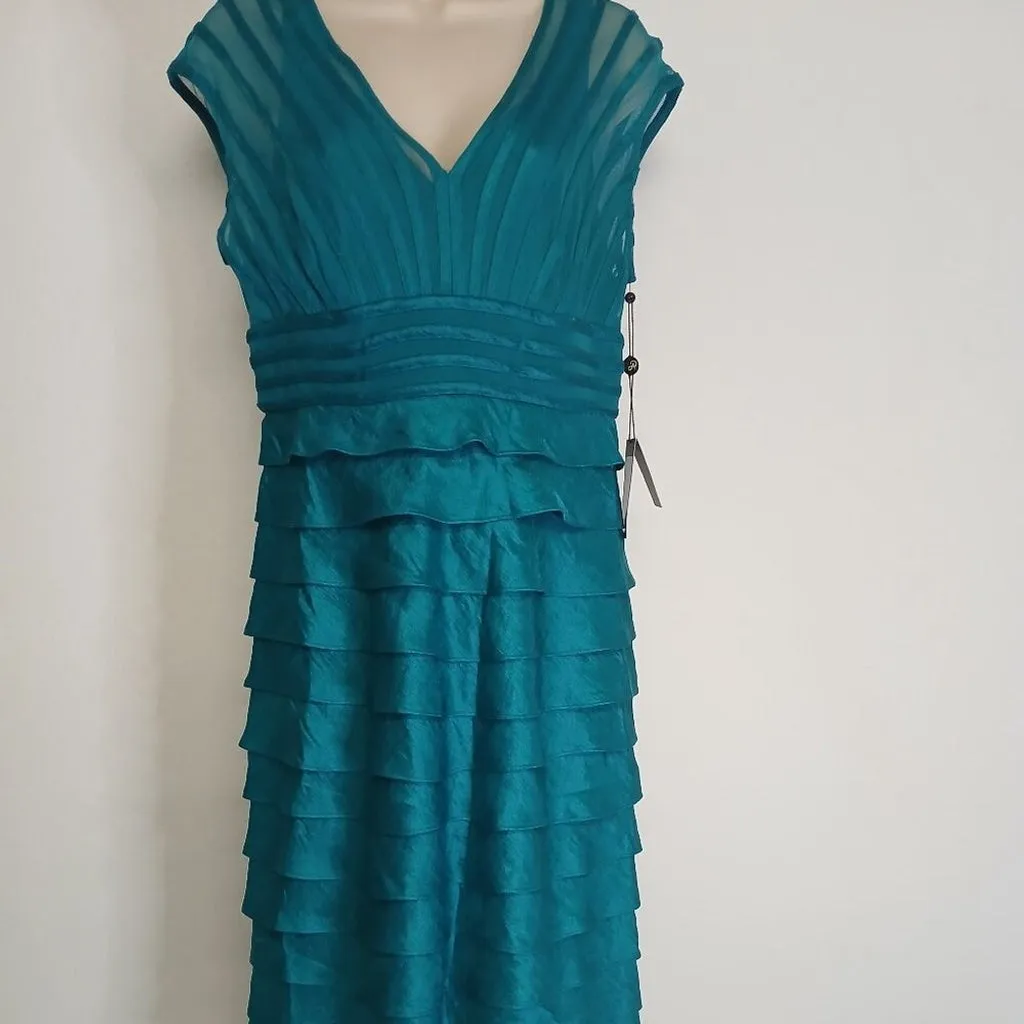 NWT Adrianna Papell Turquoise Crisscross Shutter Pleat Cocktail dress Size 8