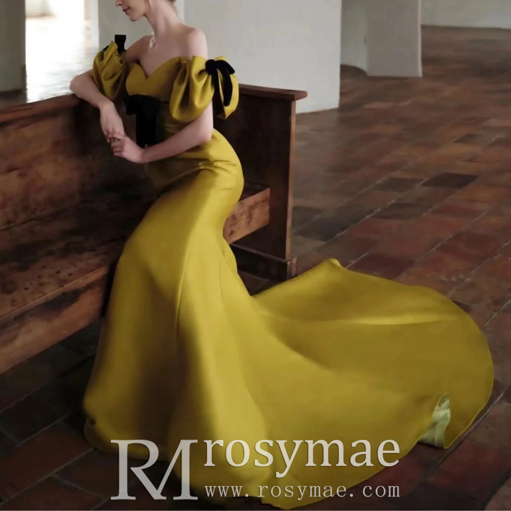 Off the Shoulder Gold Black Formal Dresses Prom Party Gowns