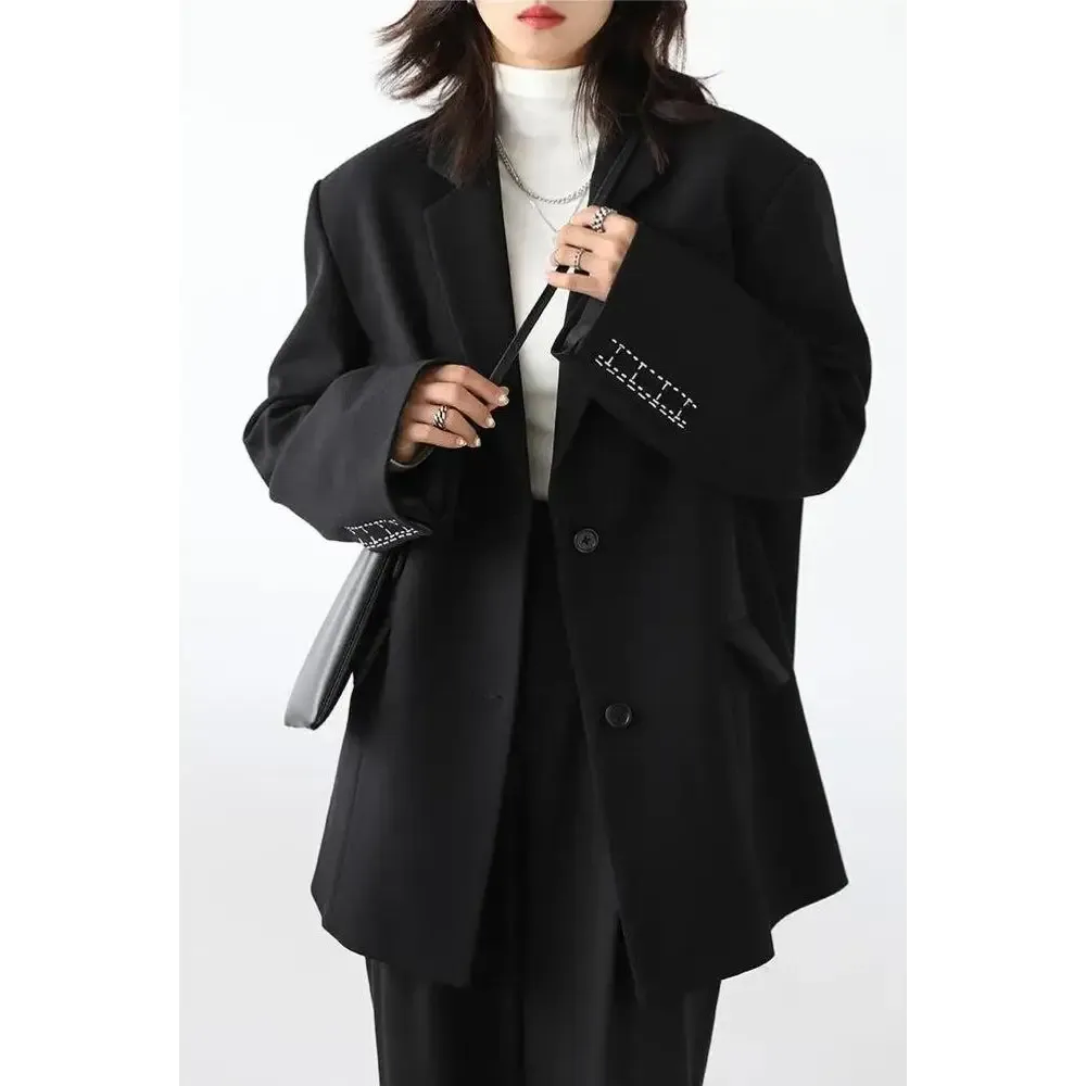 Office-Chic Blazer with Distinguished Lapel Collar and Button Fastening