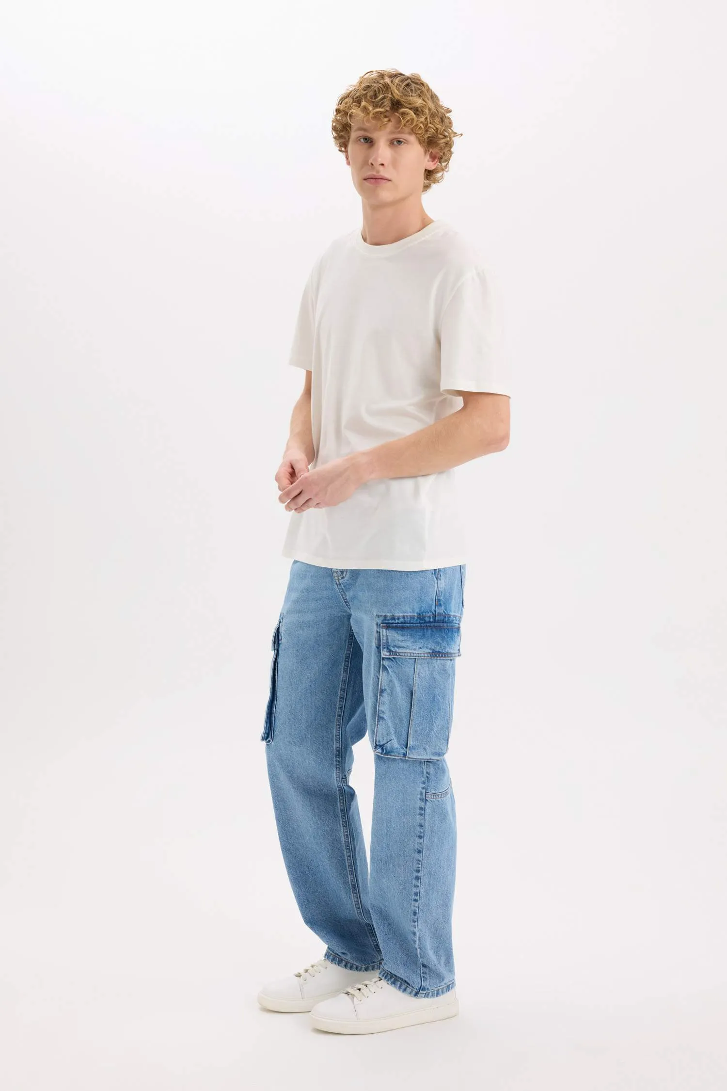 Relax Fit Wide Leg Jeans