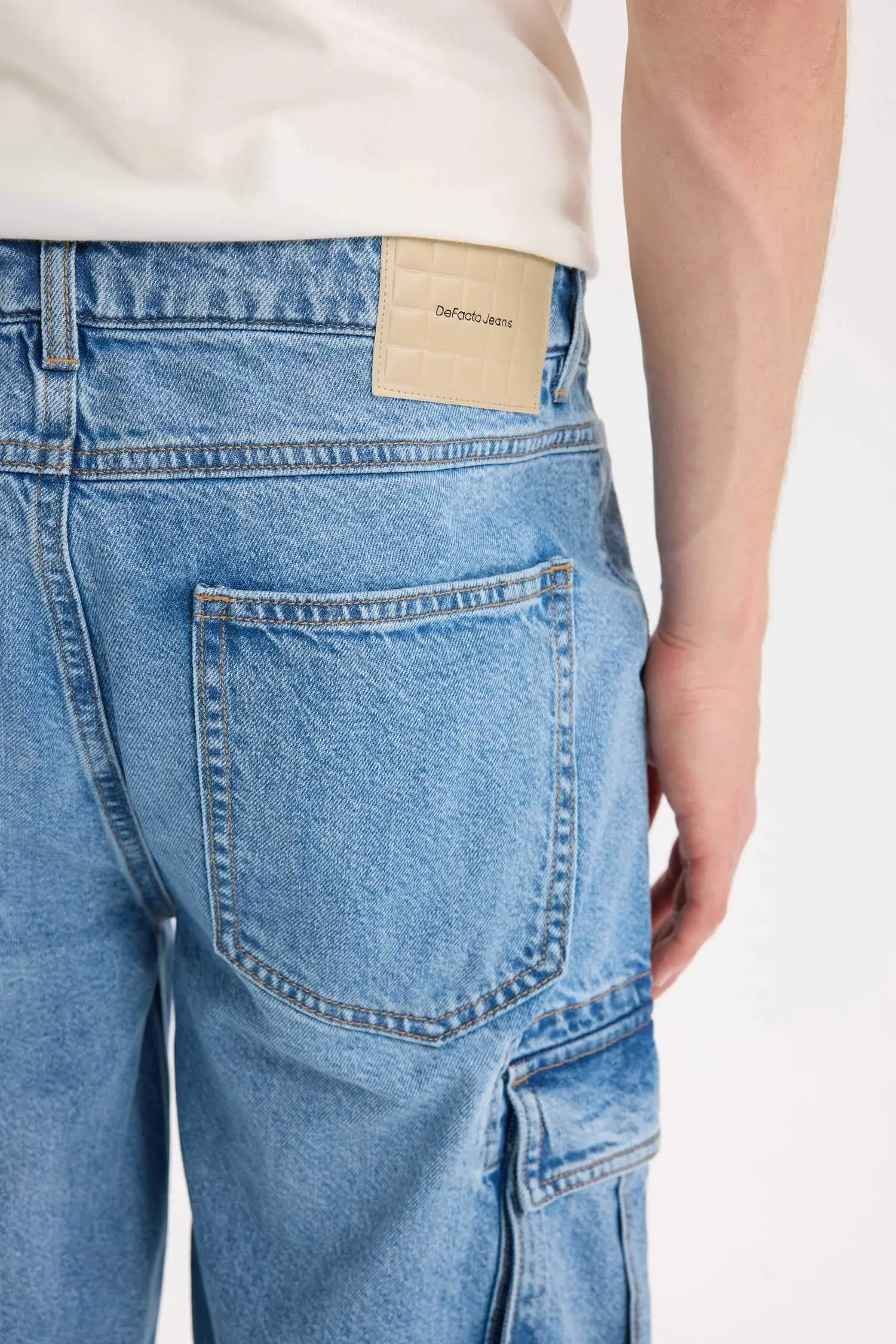 Relax Fit Wide Leg Jeans