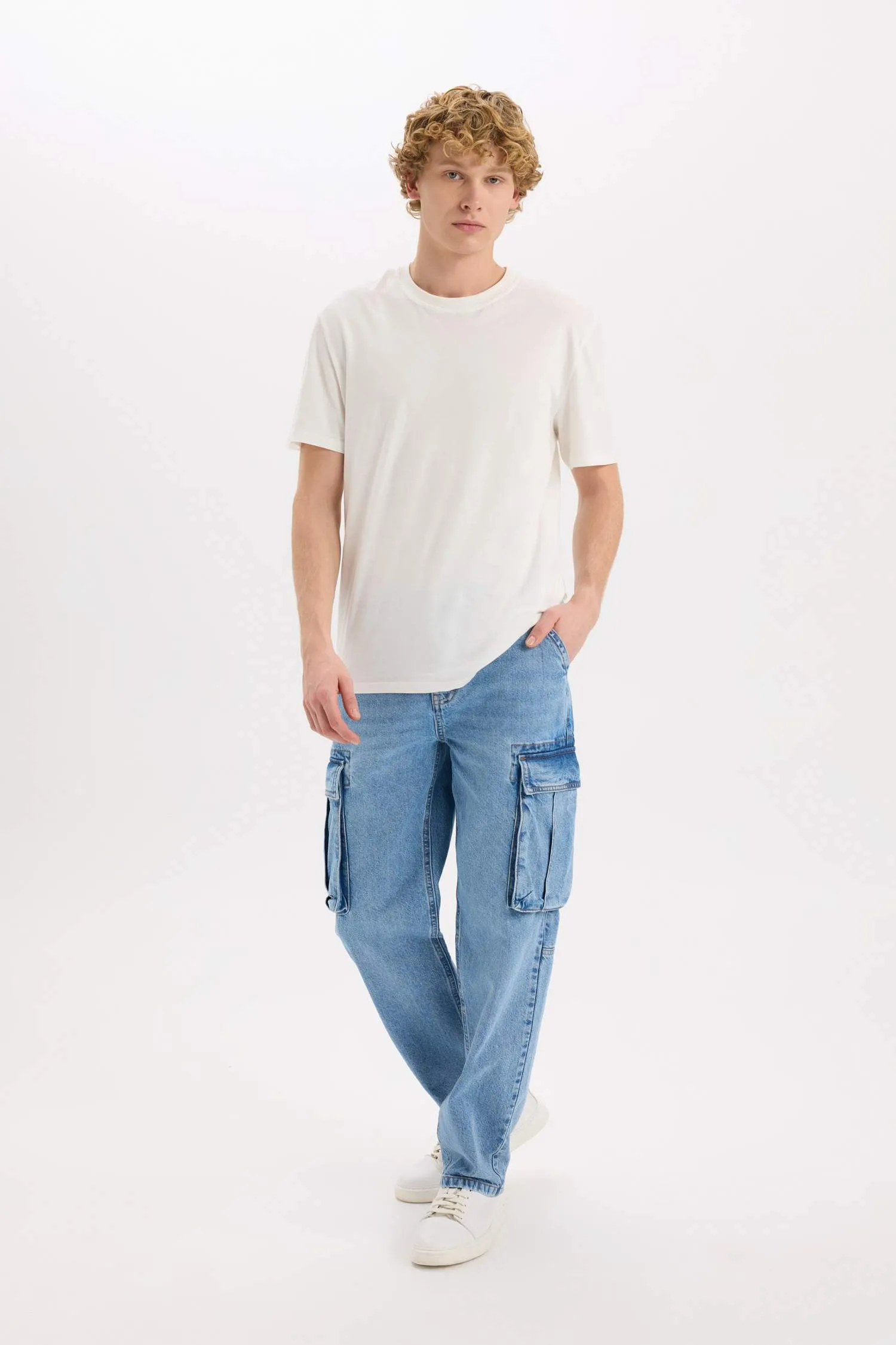 Relax Fit Wide Leg Jeans