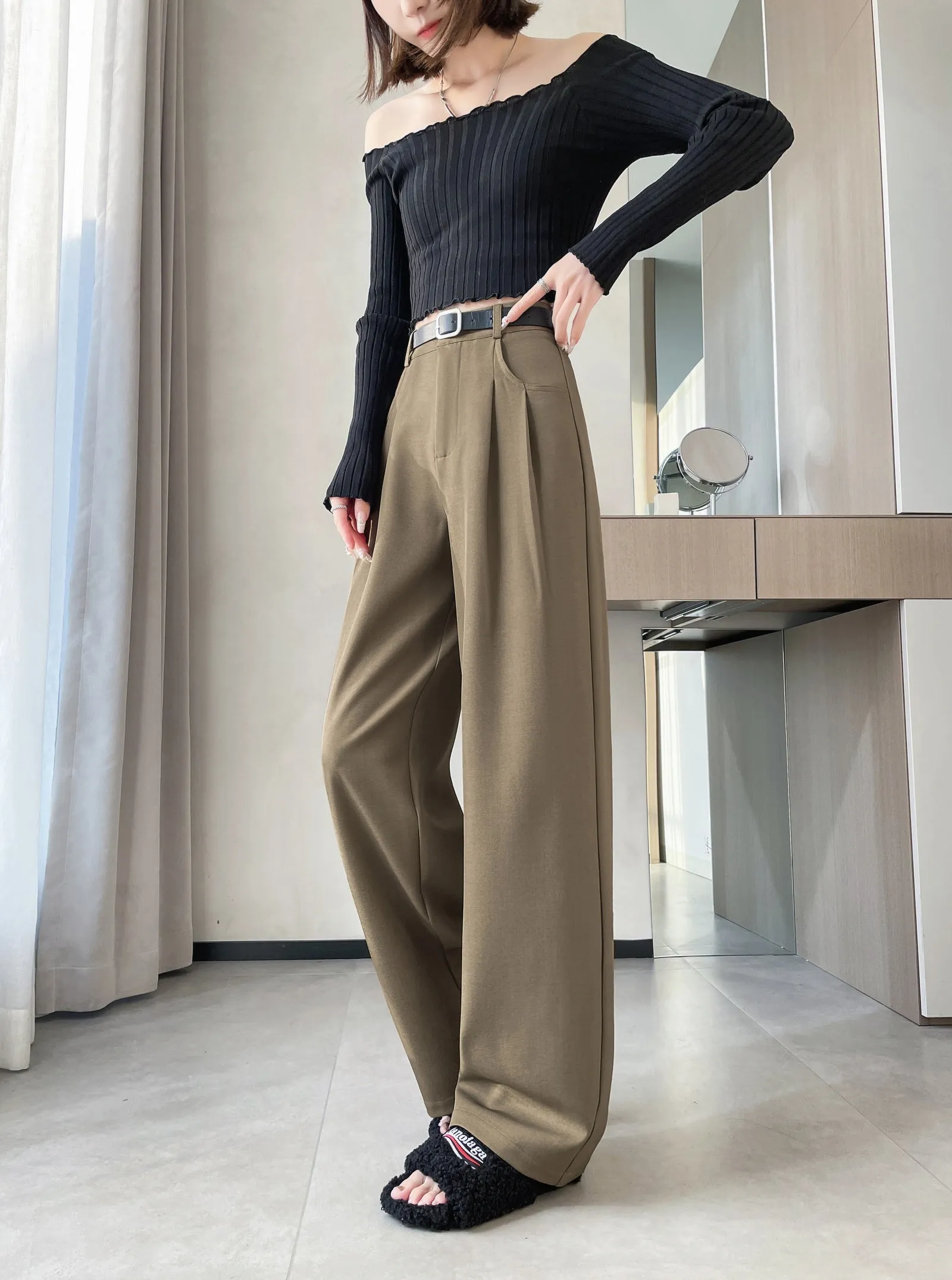 Slim Fit and Fashionable Pleated Pants for Women