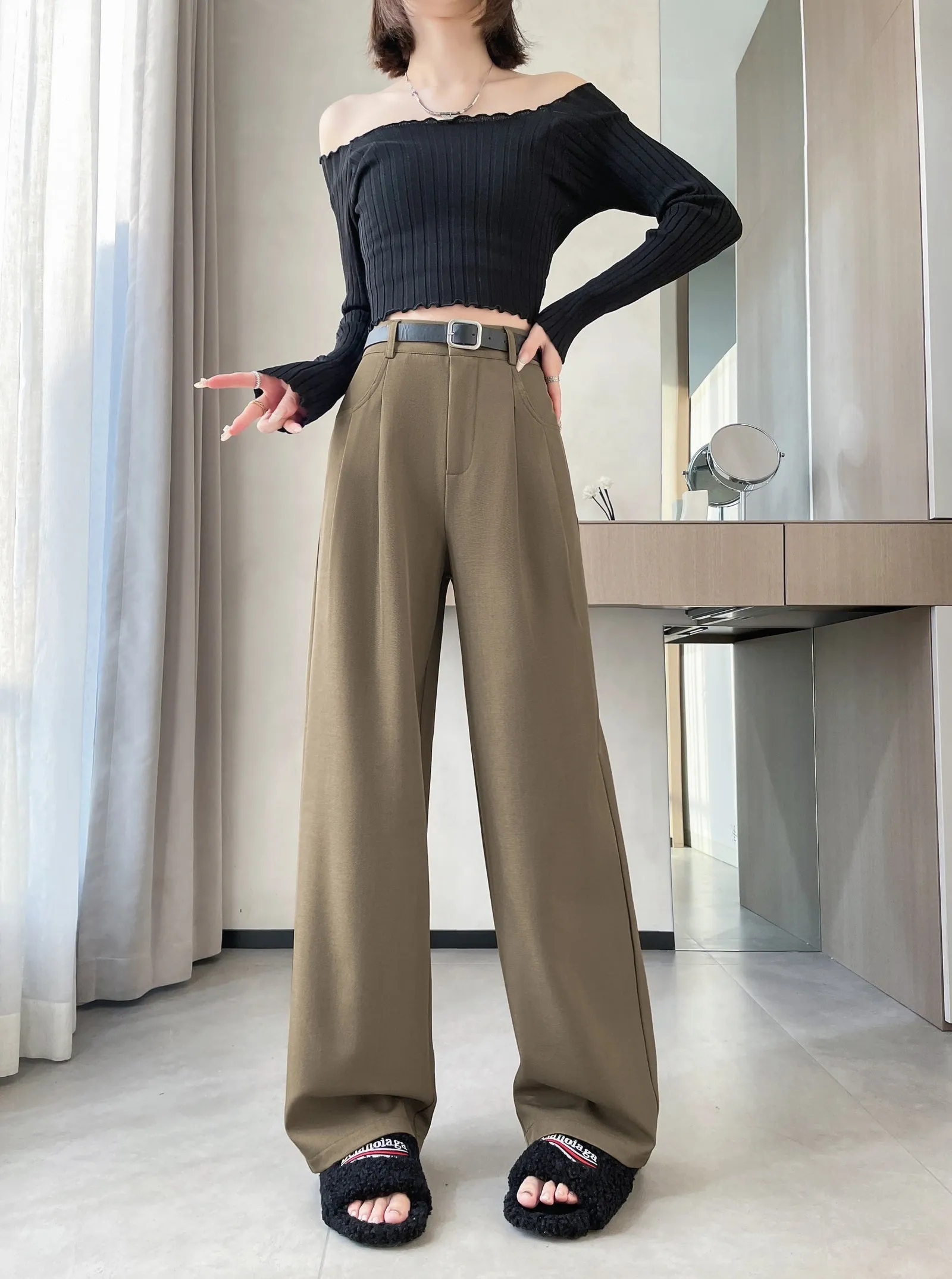 Slim Fit and Fashionable Pleated Pants for Women