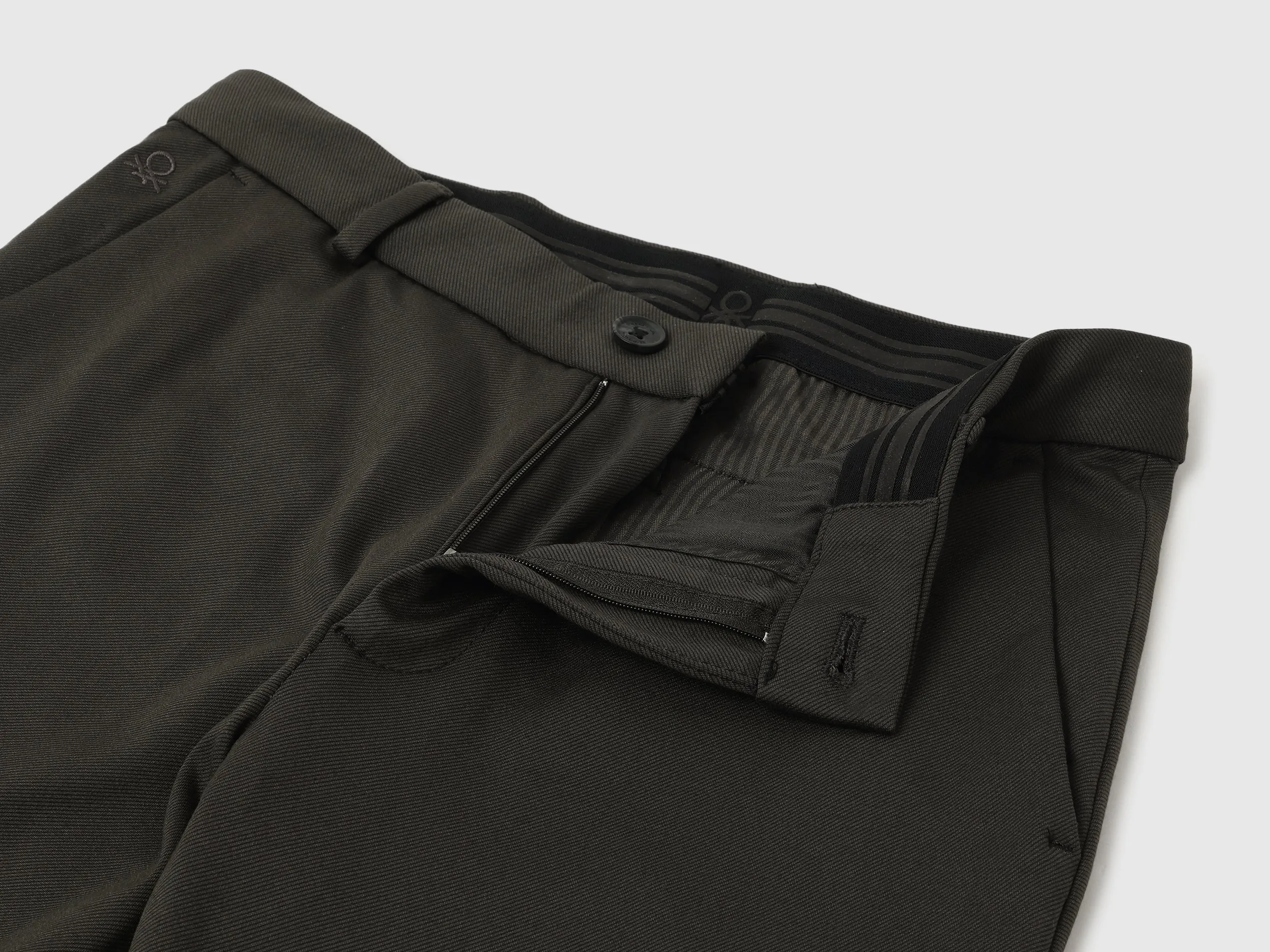 Solid Slim Fit Diagonal Twill Knit Trousers