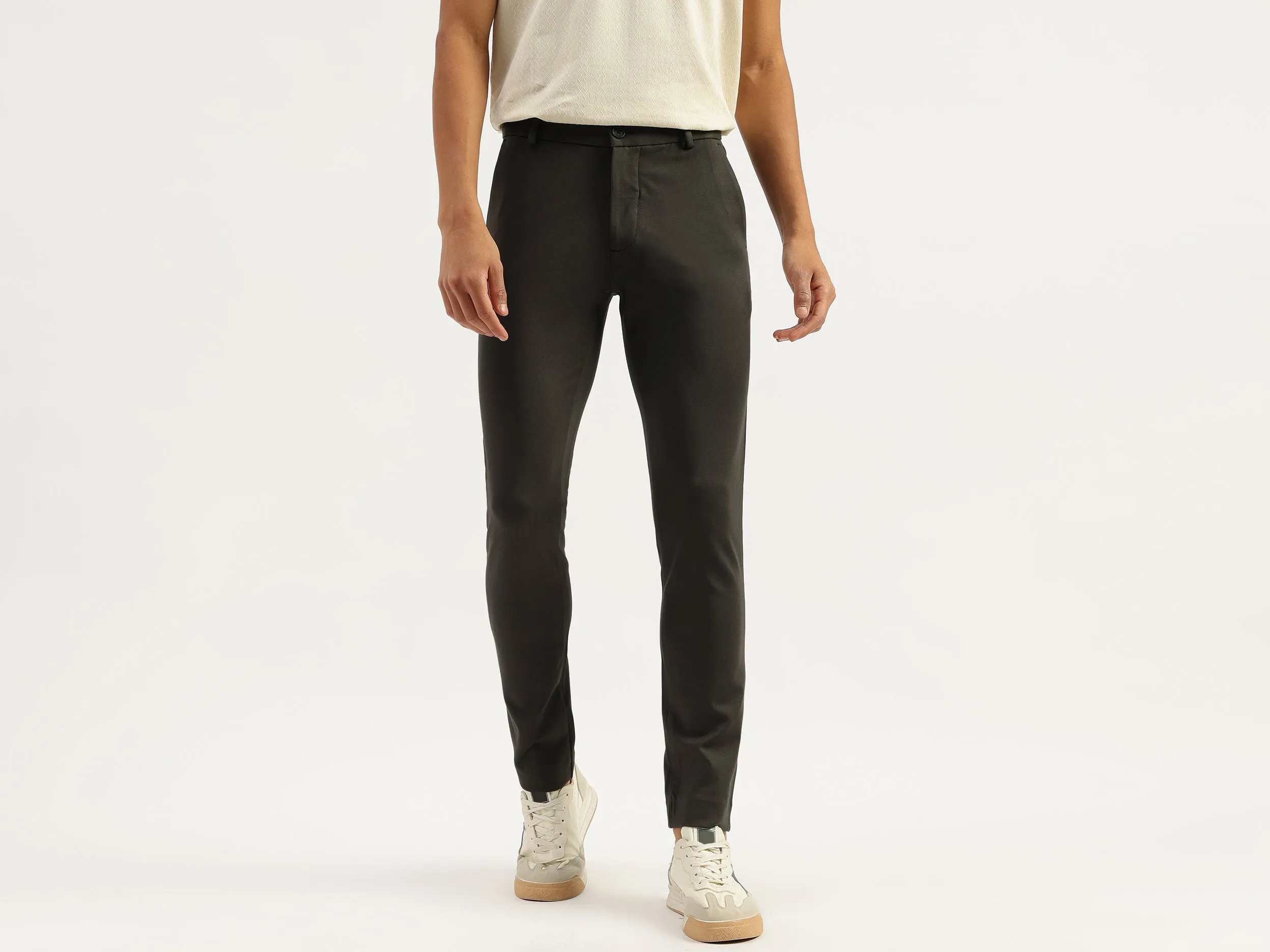 Solid Slim Fit Diagonal Twill Knit Trousers