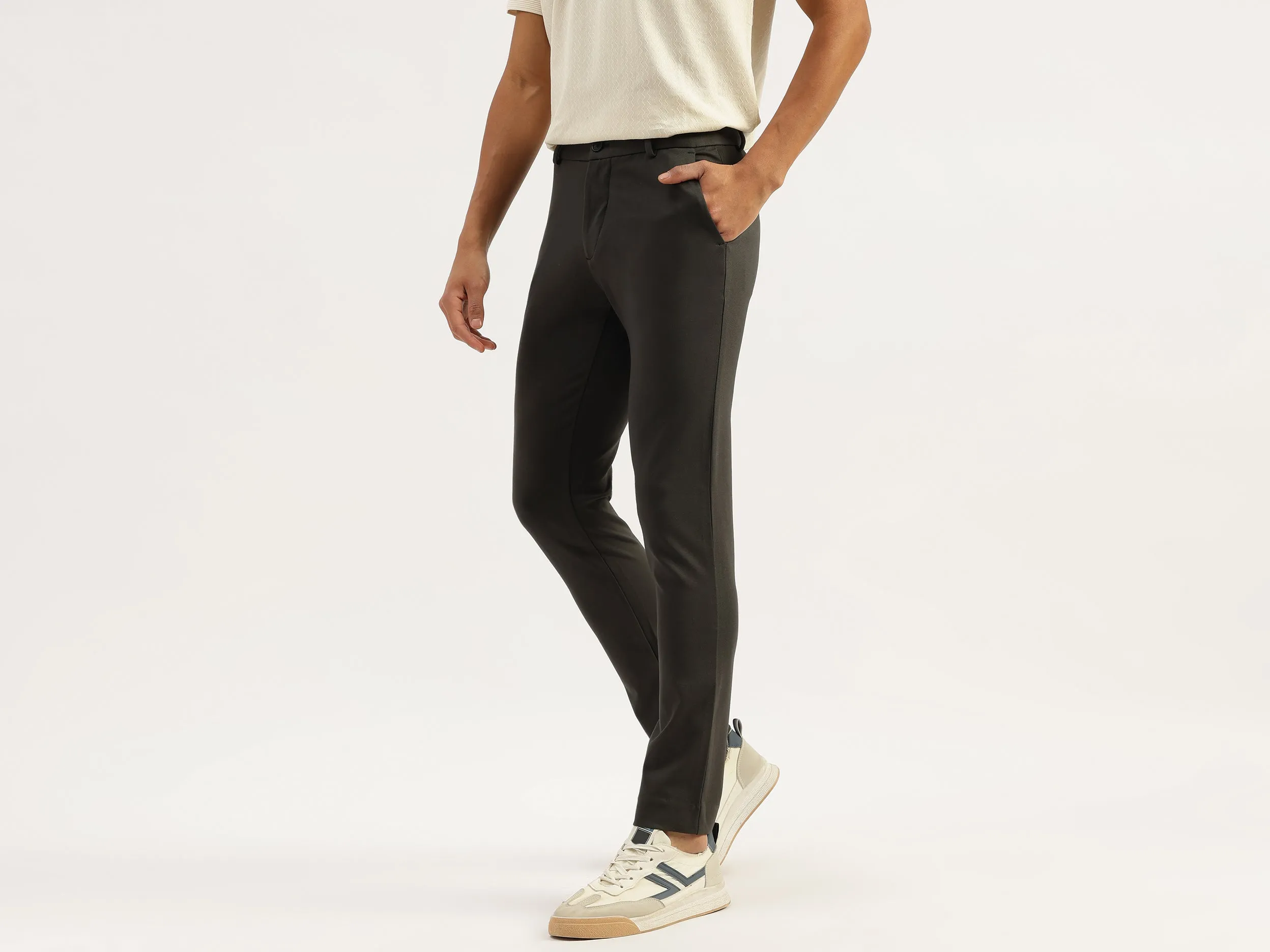 Solid Slim Fit Diagonal Twill Knit Trousers