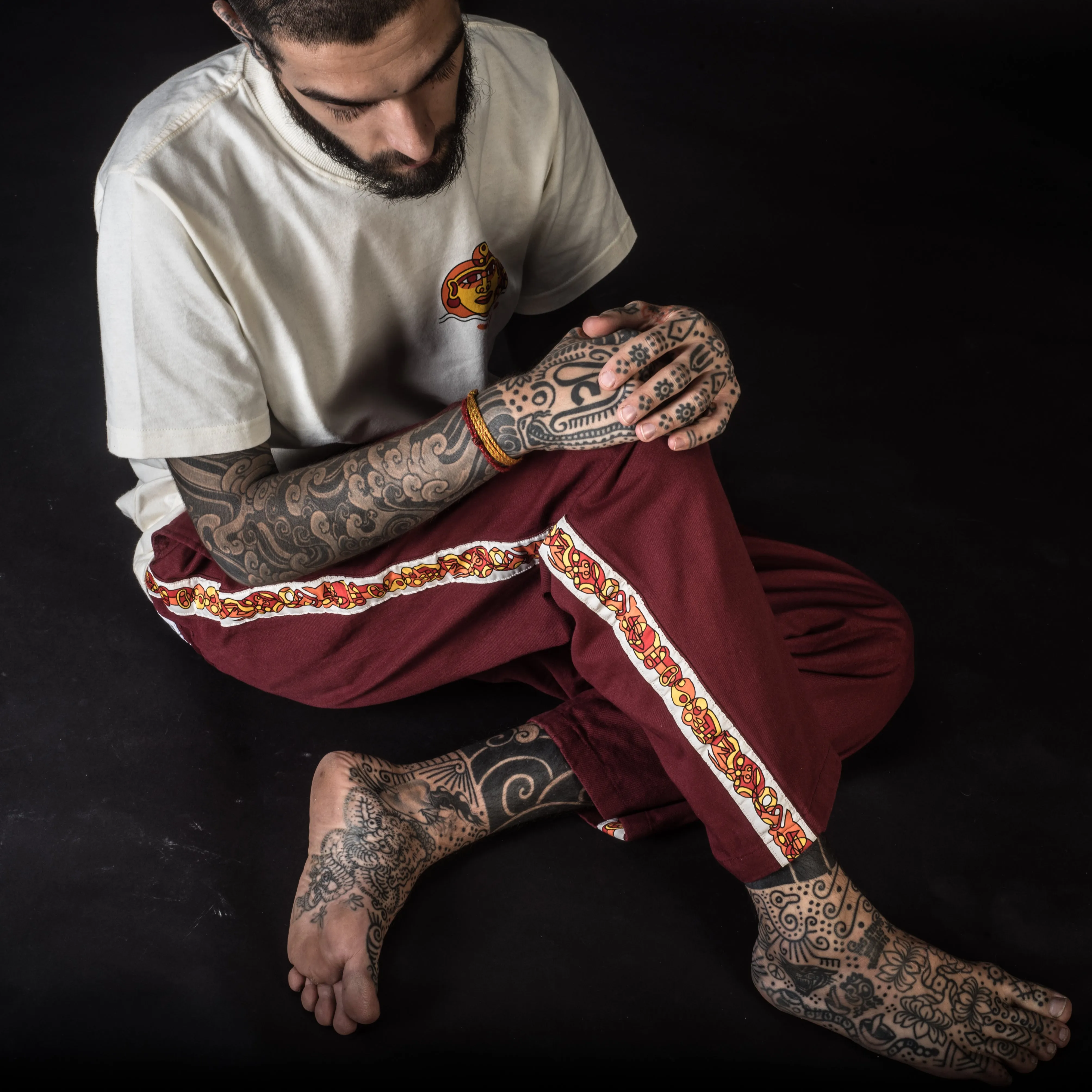 [UNISEX] CHE CHO LE TATOOER X LOCO MOSQUITO BURGUNDY TROUSERS