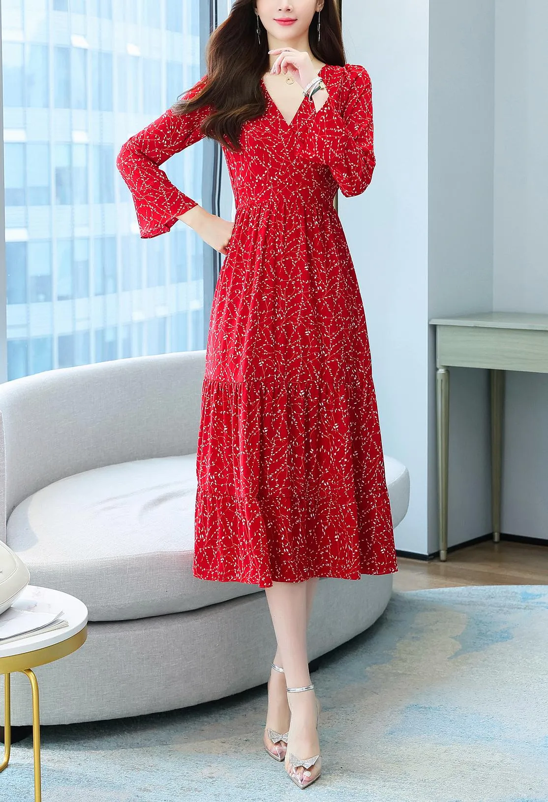 Women's Calf-Length Tiered Dress in Stunning Floral Pattern