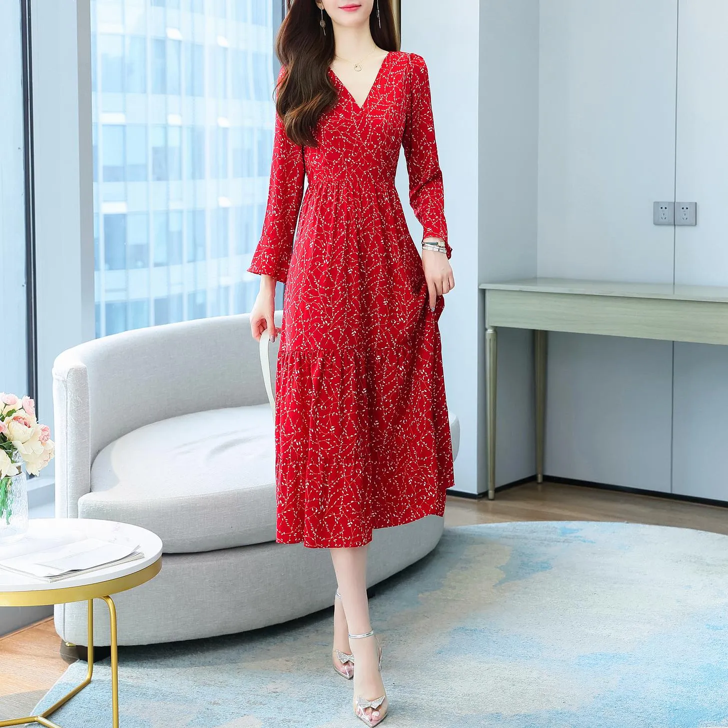 Women's Calf-Length Tiered Dress in Stunning Floral Pattern