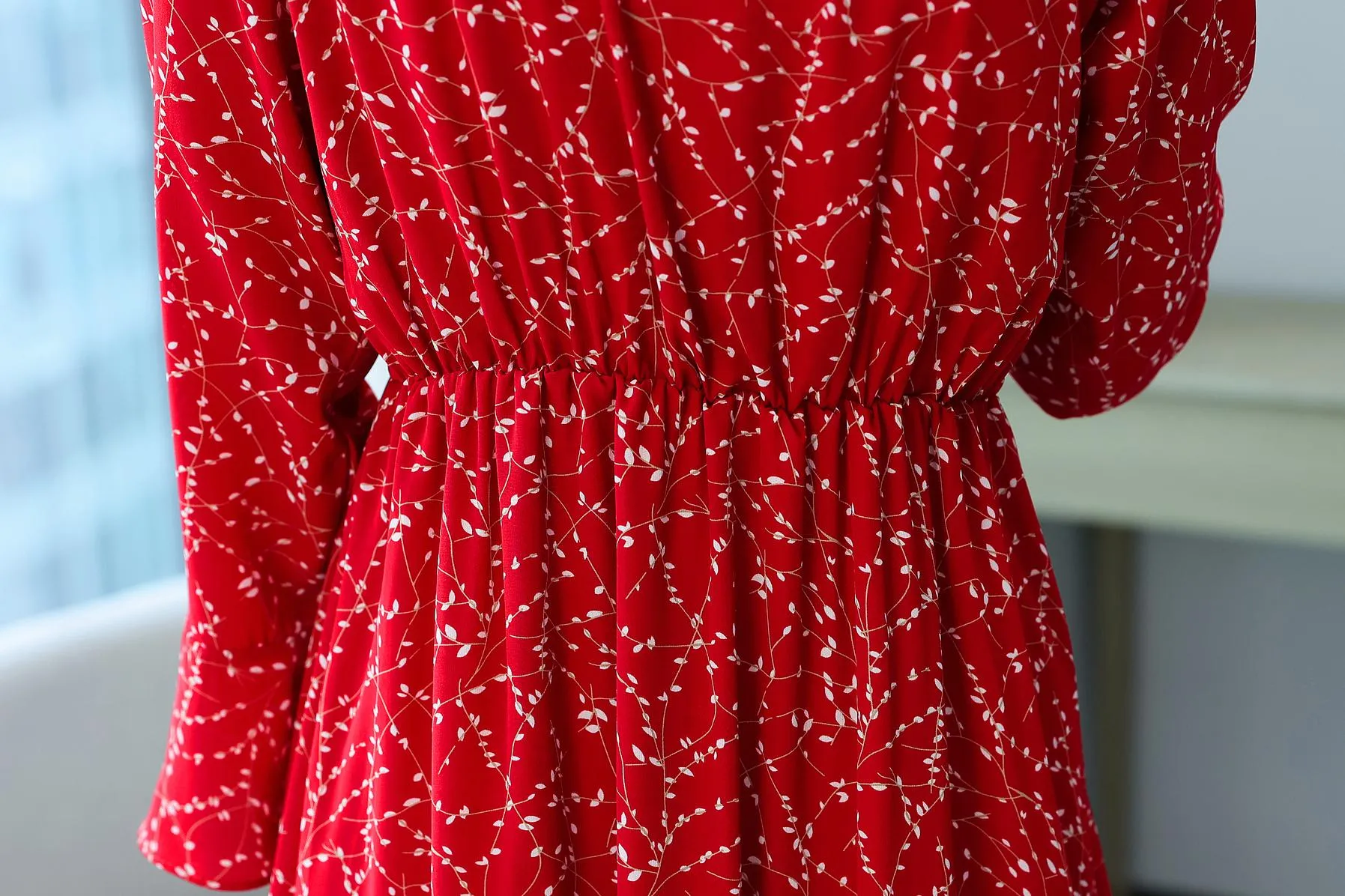 Women's Calf-Length Tiered Dress in Stunning Floral Pattern