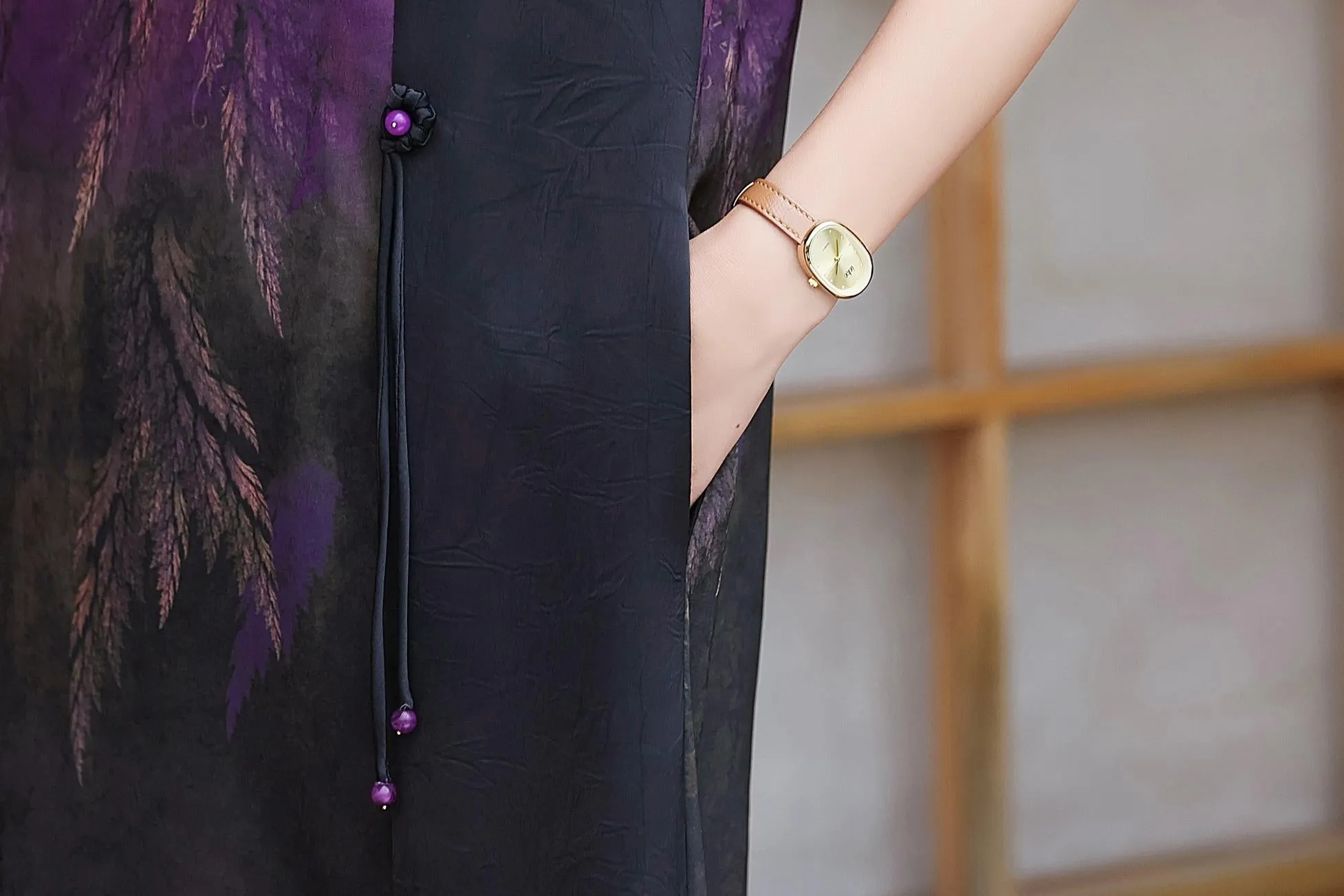 Women's Loose-Fit Dress with Vintage Charm and Silk Fabric