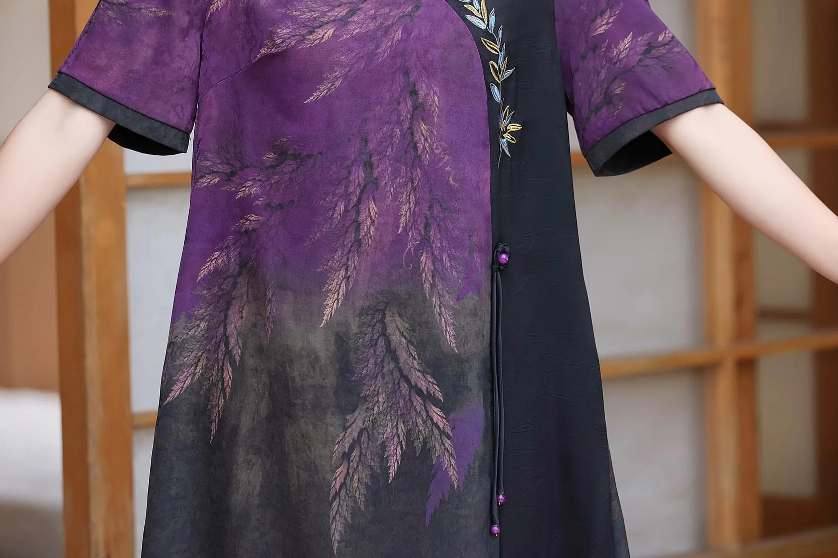 Women's Loose-Fit Dress with Vintage Charm and Silk Fabric